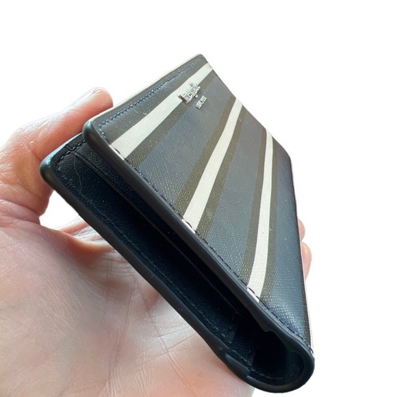 New with tag Kate Spade ♠️ large slim bifold wallet - Picture 3 of 6